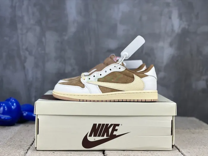 Travis Scott x Air Jordan 1 Corto Bajo Sail and Ridgerock